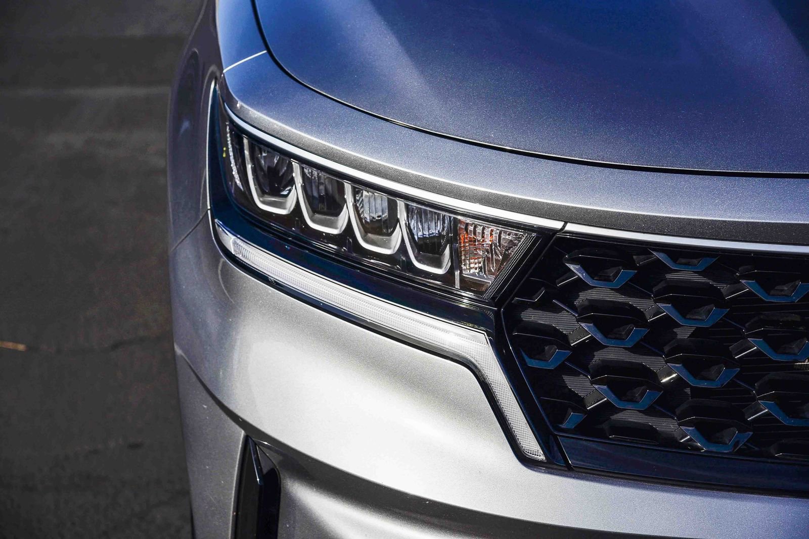 Used 2024 Kia Sorento EX w/ Panoramic Sunroof Package image 11