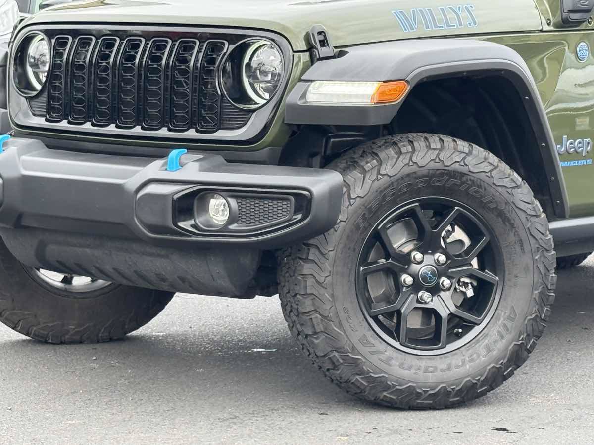 Used 2024 Jeep Wrangler Unlimited AWD/4WD image 3