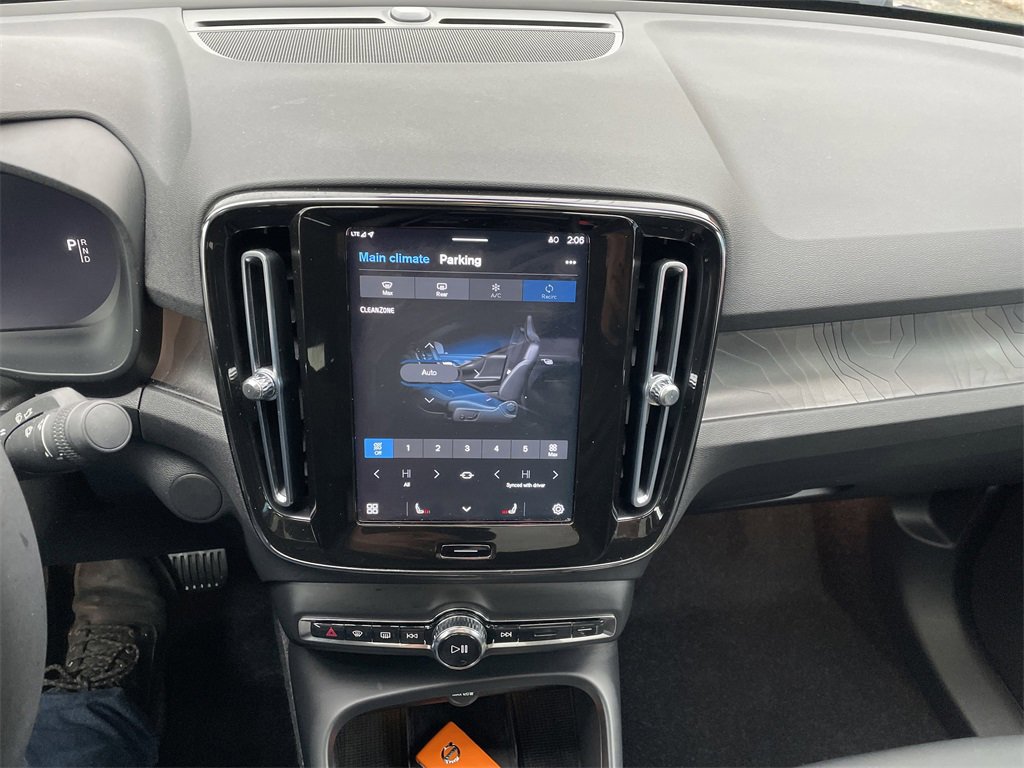 Used 2023 Volvo C40 Recharge Core image 18