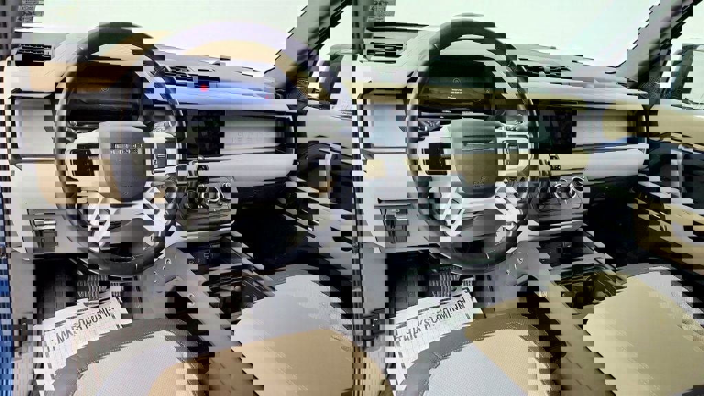 Used 2023 Land Rover Defender 110 X-Dynamic SE image 13