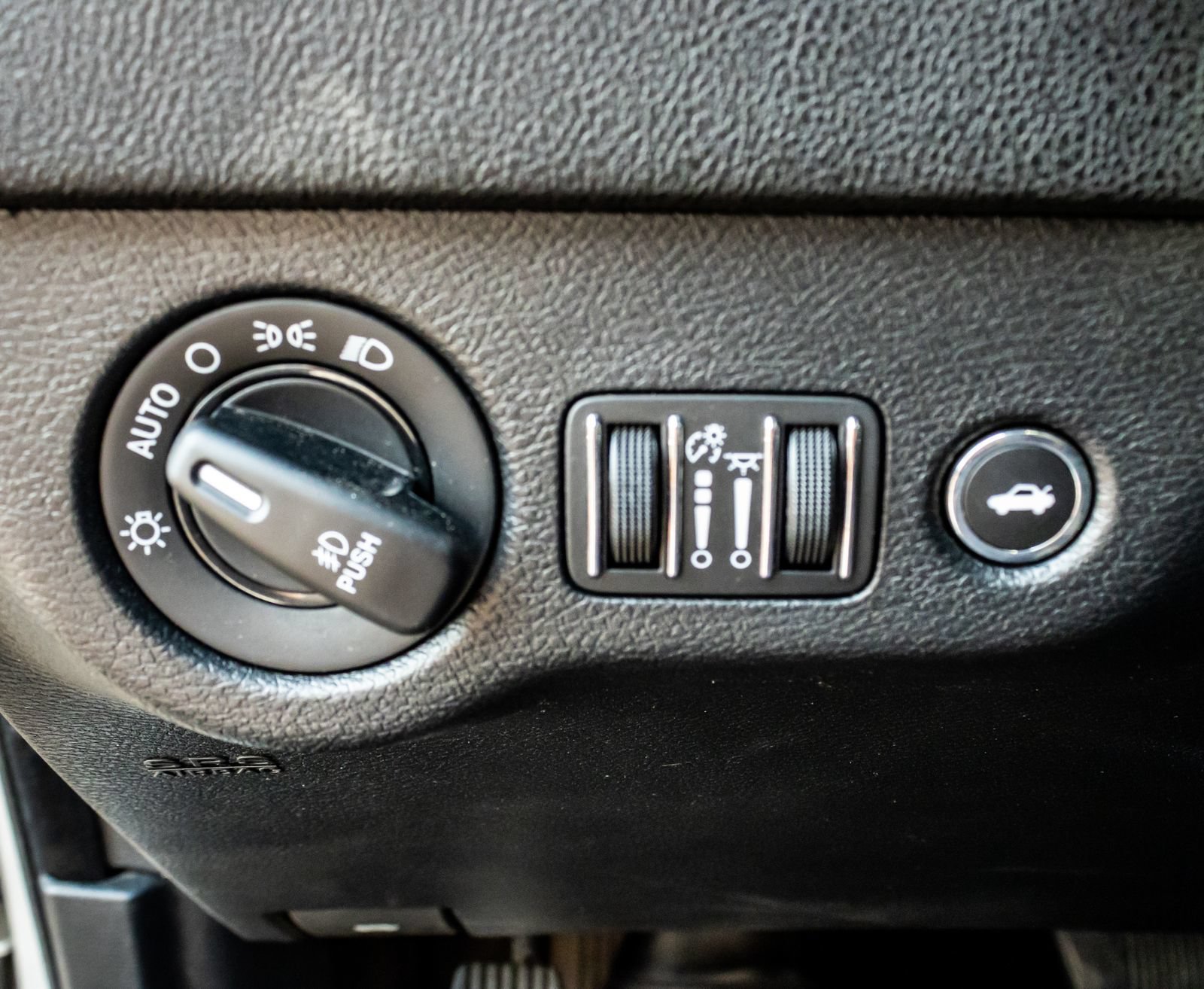 Used 2019 Dodge Charger SXT AWD/4WD image 21