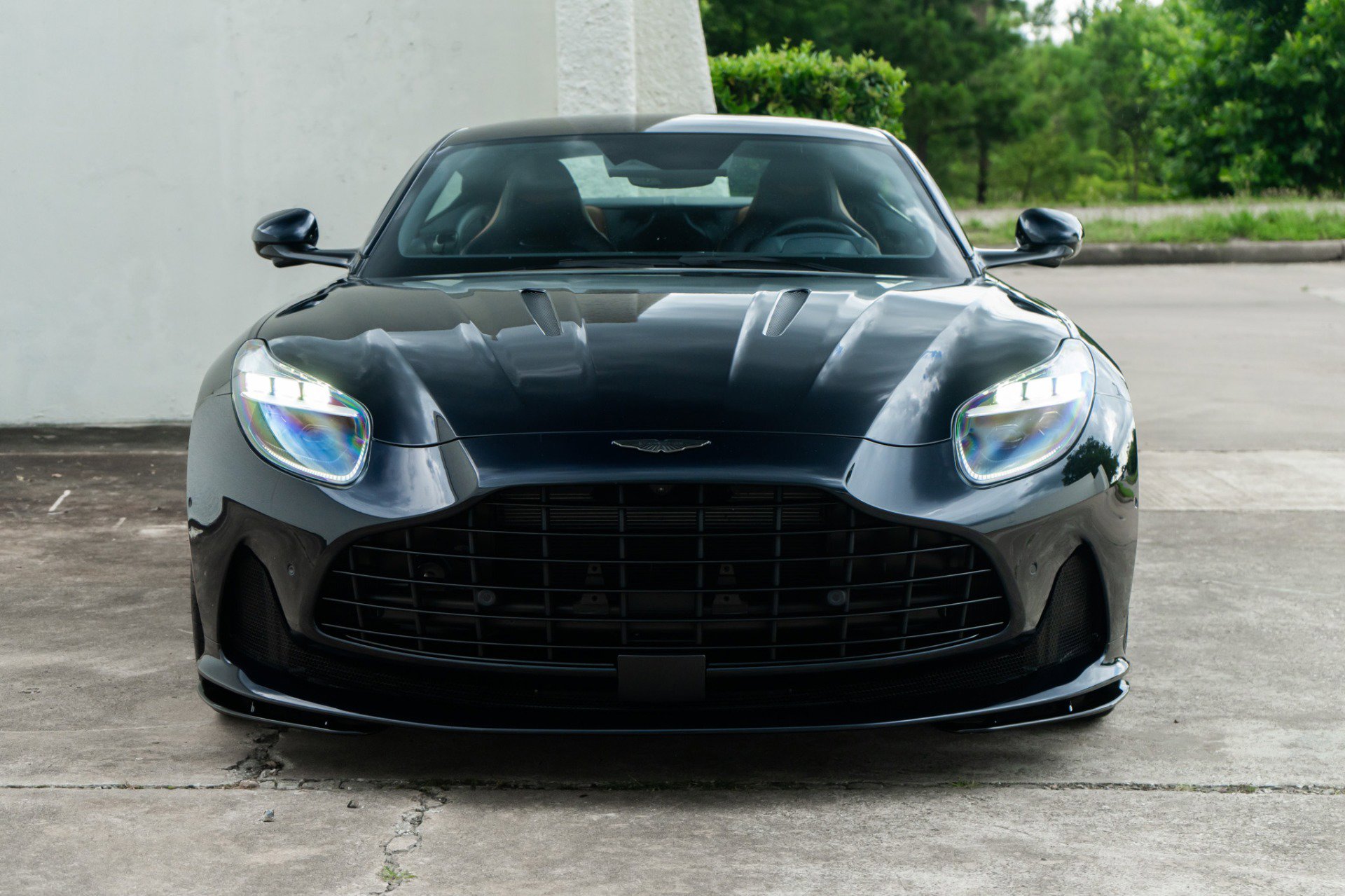 Used 2024 Aston Martin DB12 Coupe RWD image 13