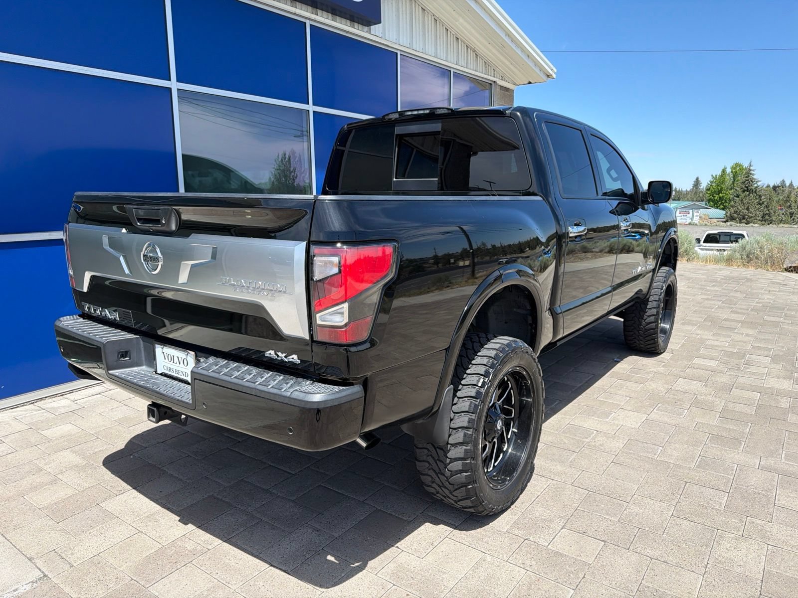 Used 2020 Nissan Titan Platinum Reserve w/ Moonroof Package AWD/4WD image 7