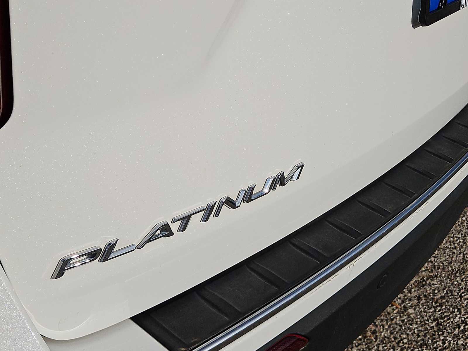 Used 2022 Ford Explorer Platinum w/ Equipment Group 601A AWD/4WD image 11