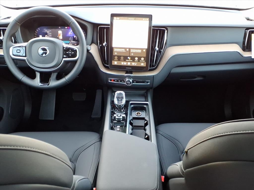 New 2026 Volvo XC60 B5 Plus w/ Protection Package Premier AWD/4WD image 8