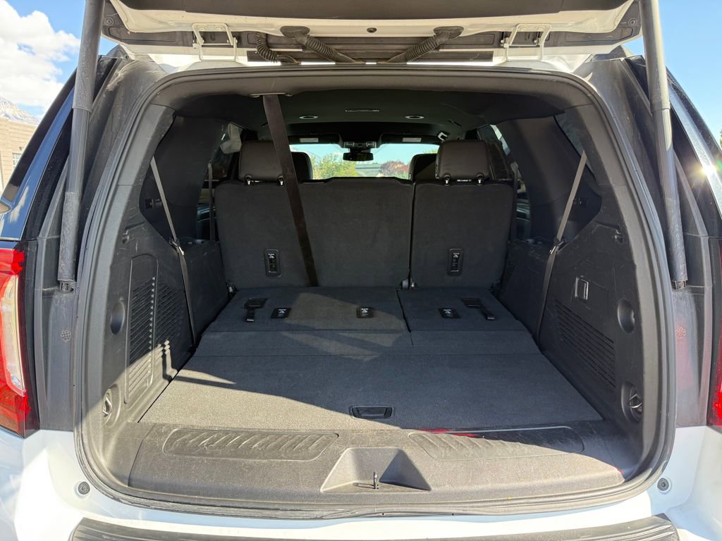 Used 2023 GMC Yukon SLT AWD/4WD image 13