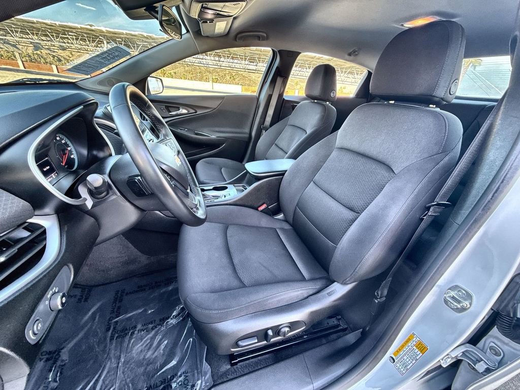 Used 2025 Chevrolet Malibu RS image 18