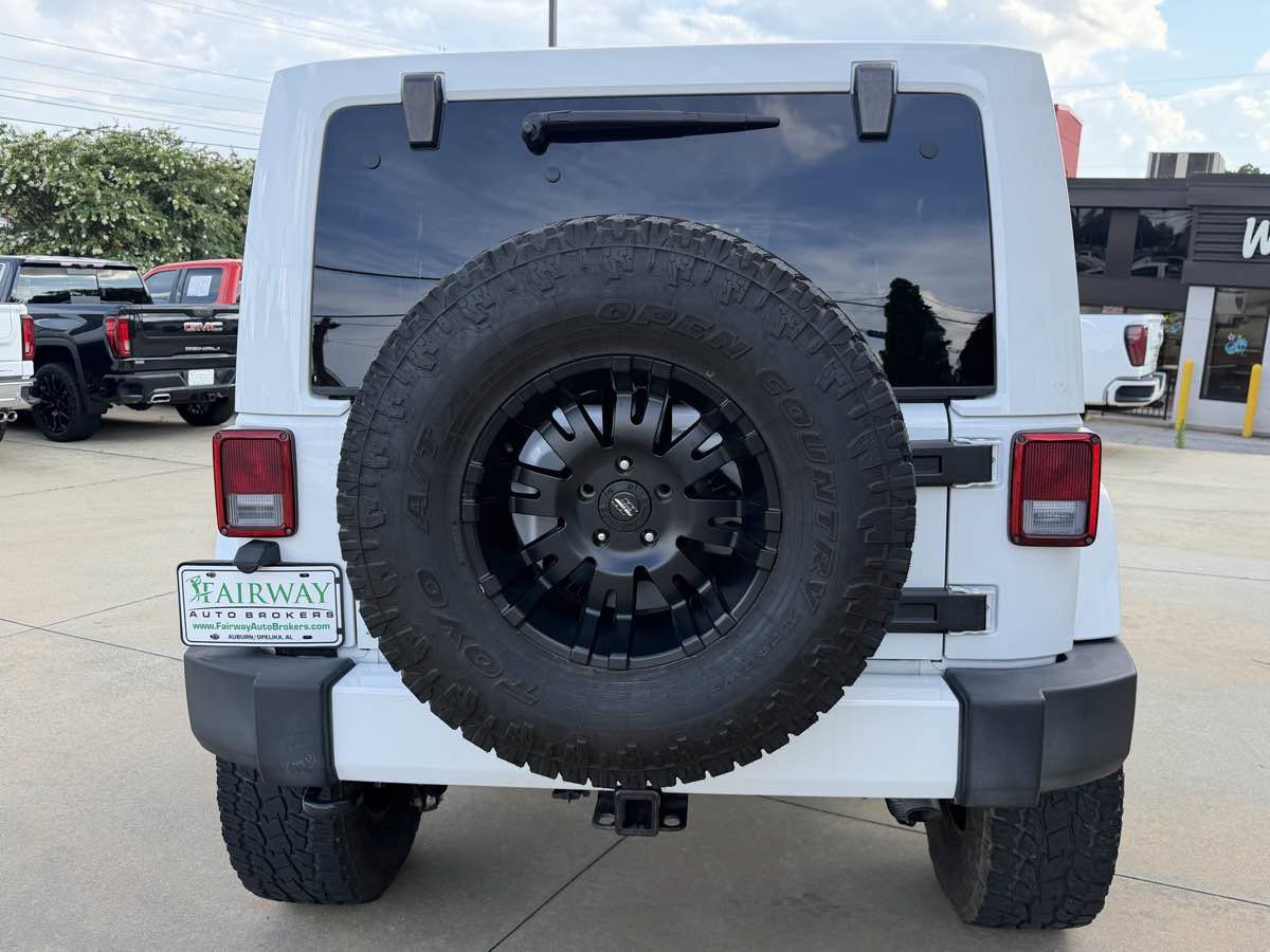 Used 2012 Jeep Wrangler Unlimited Sahara AWD/4WD image 8