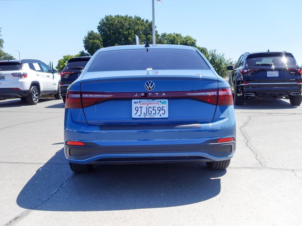 Certified 2025 Volkswagen Jetta Sport FWD image 8