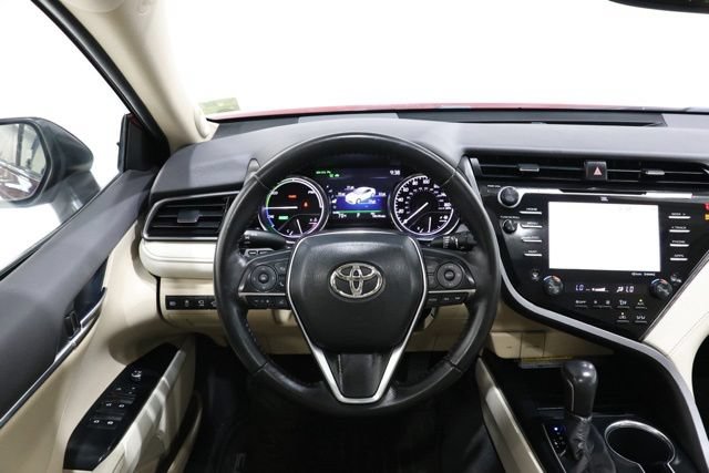Used 2020 Toyota Camry XLE w/ Driver Assist Package FWD image 13