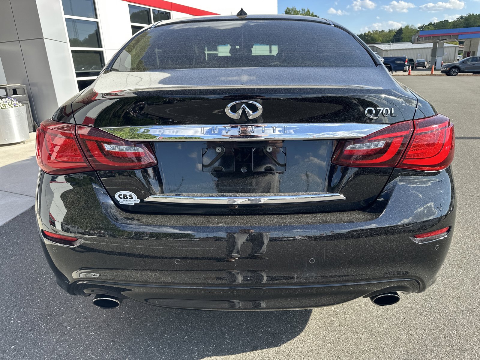 Used 2015 INFINITI Q70 L 5.6 w/ V8 Deluxe Technology Package RWD image 7