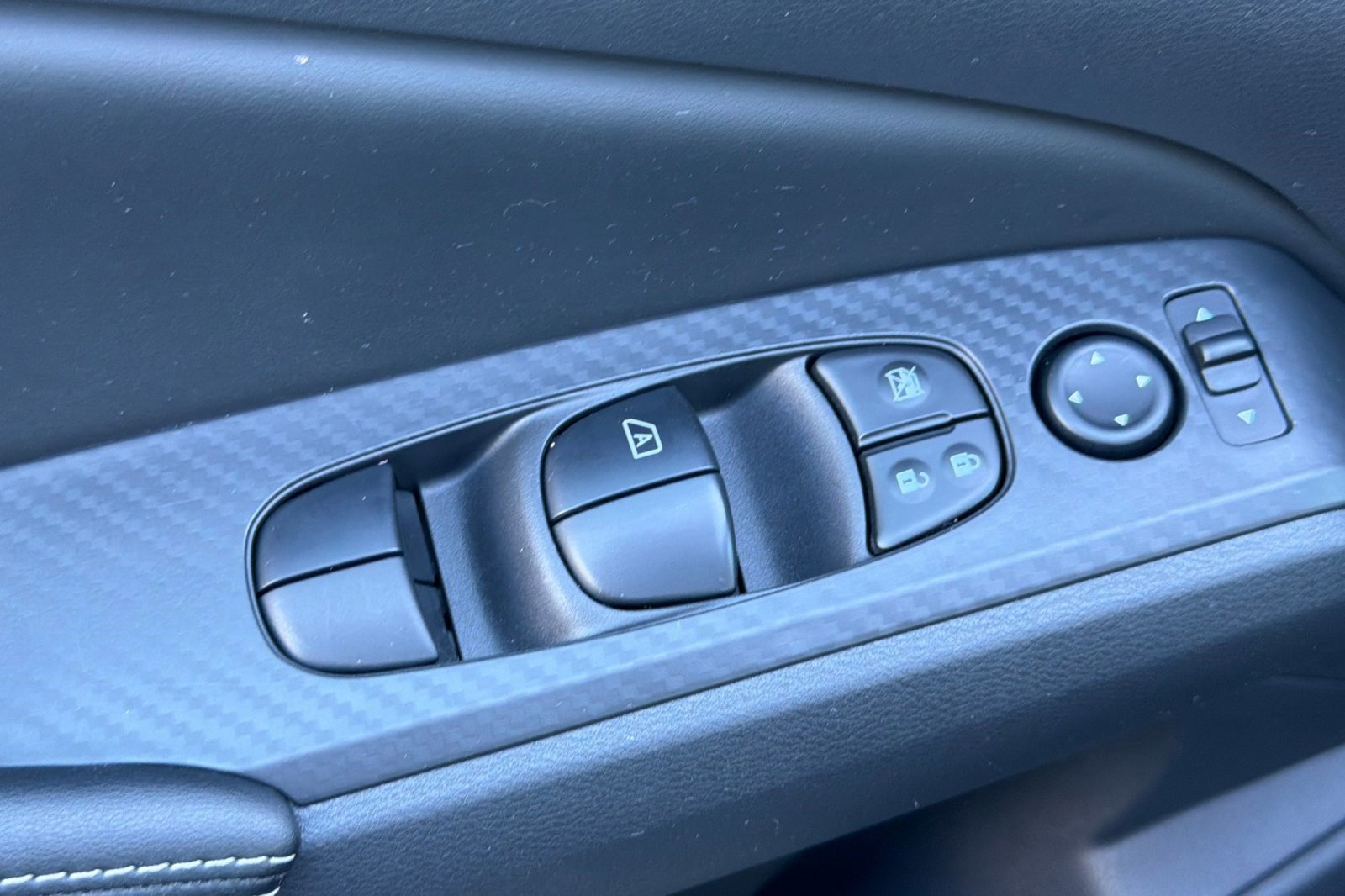 Used 2025 Nissan Altima 2.5 SV image 11