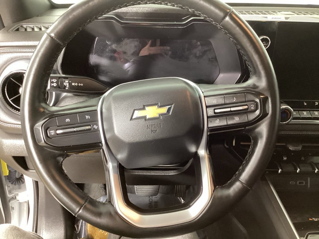 Used 2023 Chevrolet Colorado LT w/ LT Convenience Package III AWD/4WD image 14