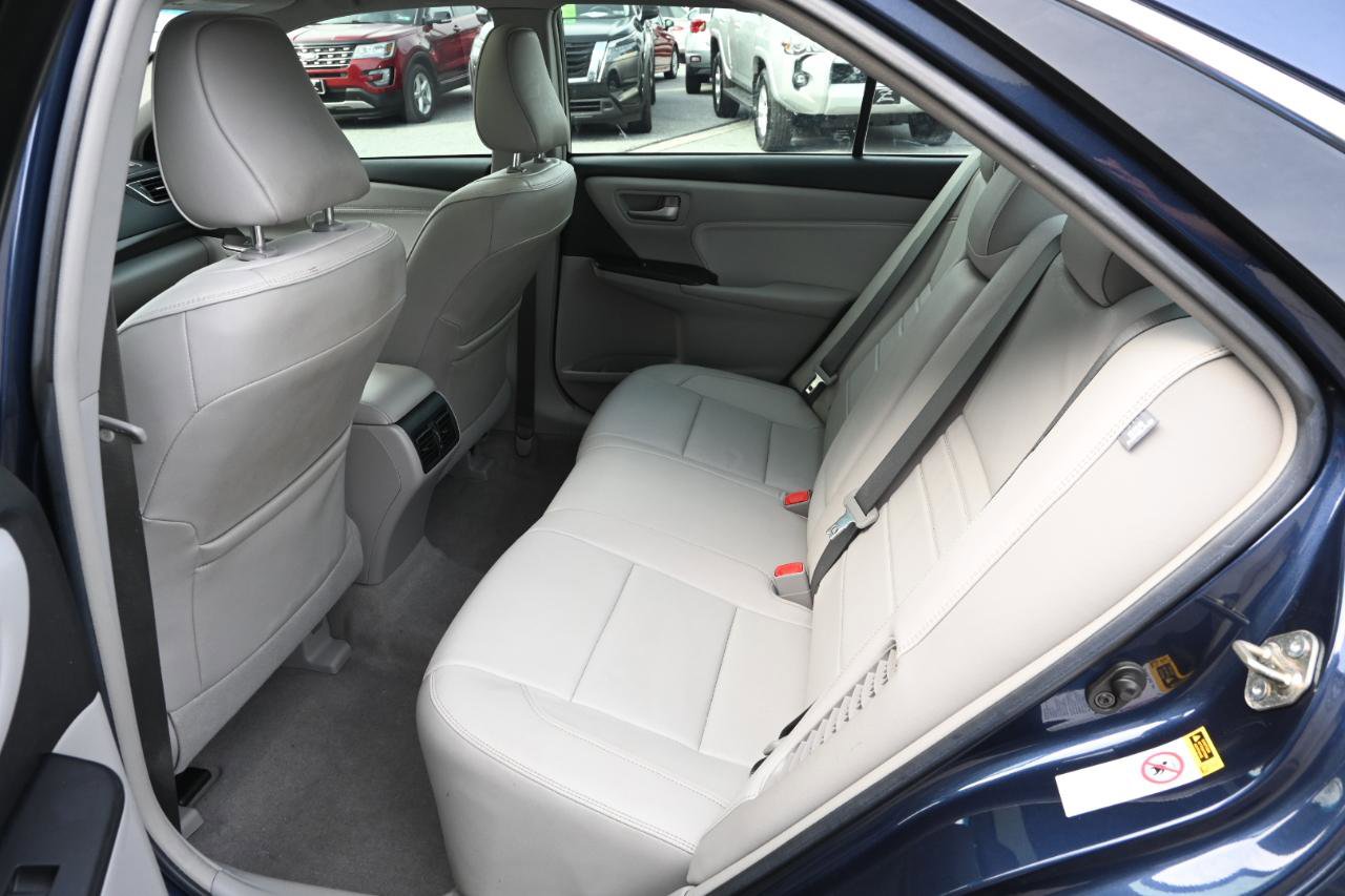 Used 2017 Toyota Camry XLE w/ Moonroof Package image 17