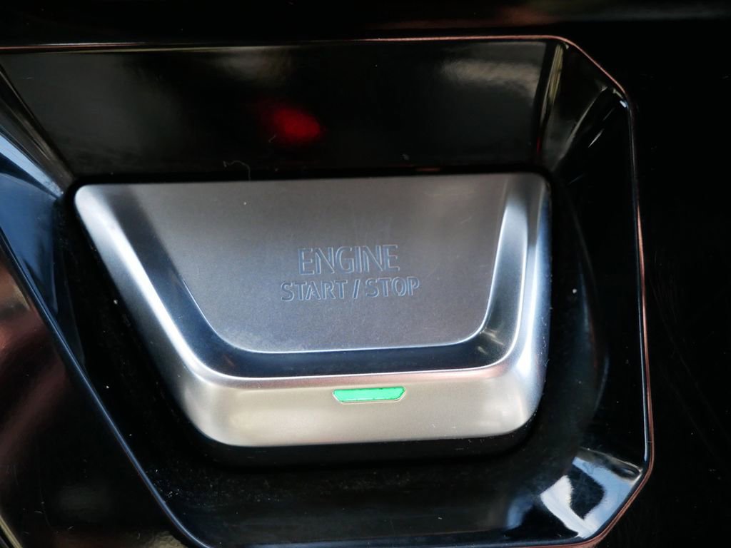 Used 2025 GMC Sierra 2500 AT4 image 24