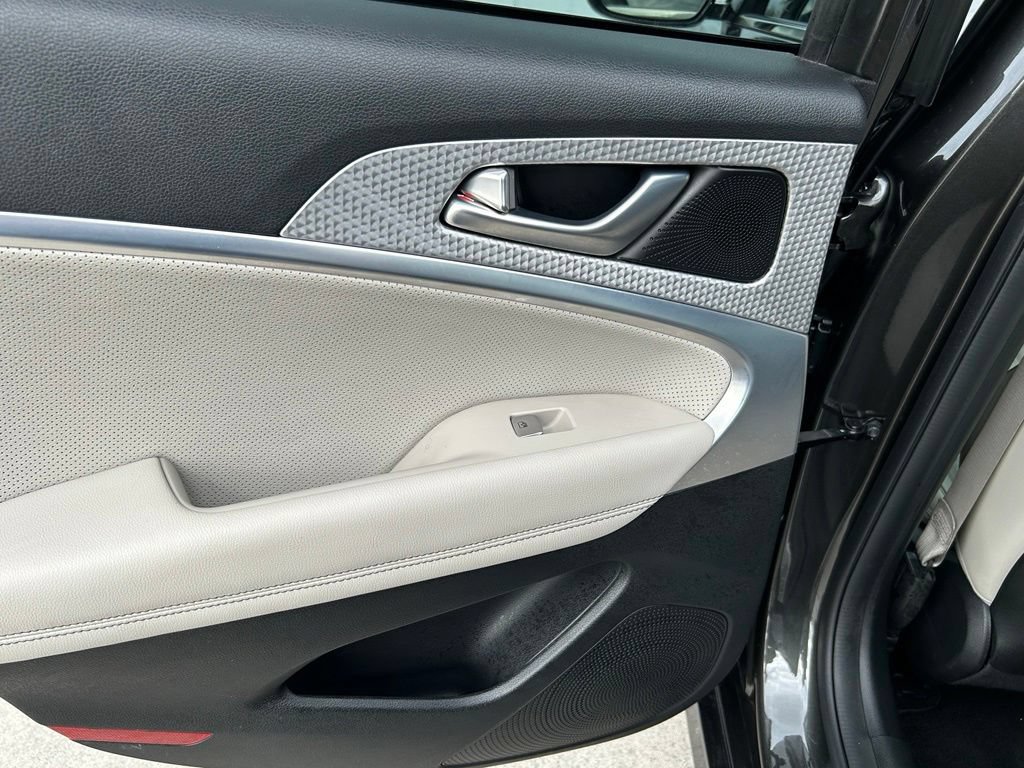 Used 2023 Genesis G70 2.0T w/ Sport Prestige Package RWD image 44