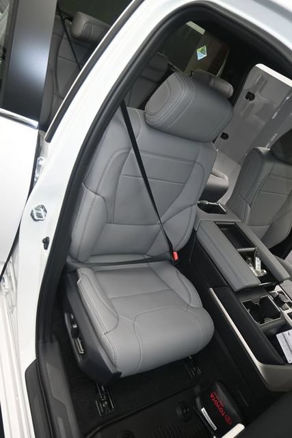 New 2026 Toyota Tundra Limited AWD/4WD image 15