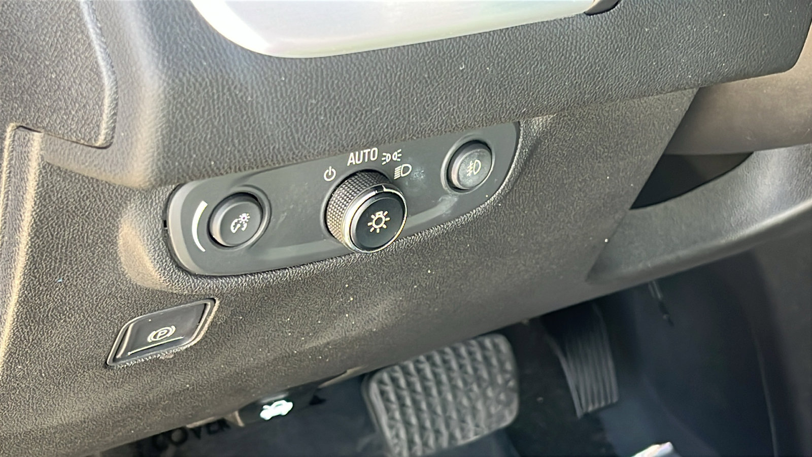 Certified 2022 GMC Terrain SLT w/ Infotainment Package II image 13