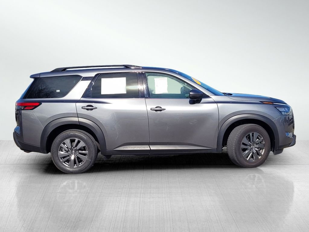 Used 2024 Nissan Pathfinder SV w/ SV Premium Package image 3