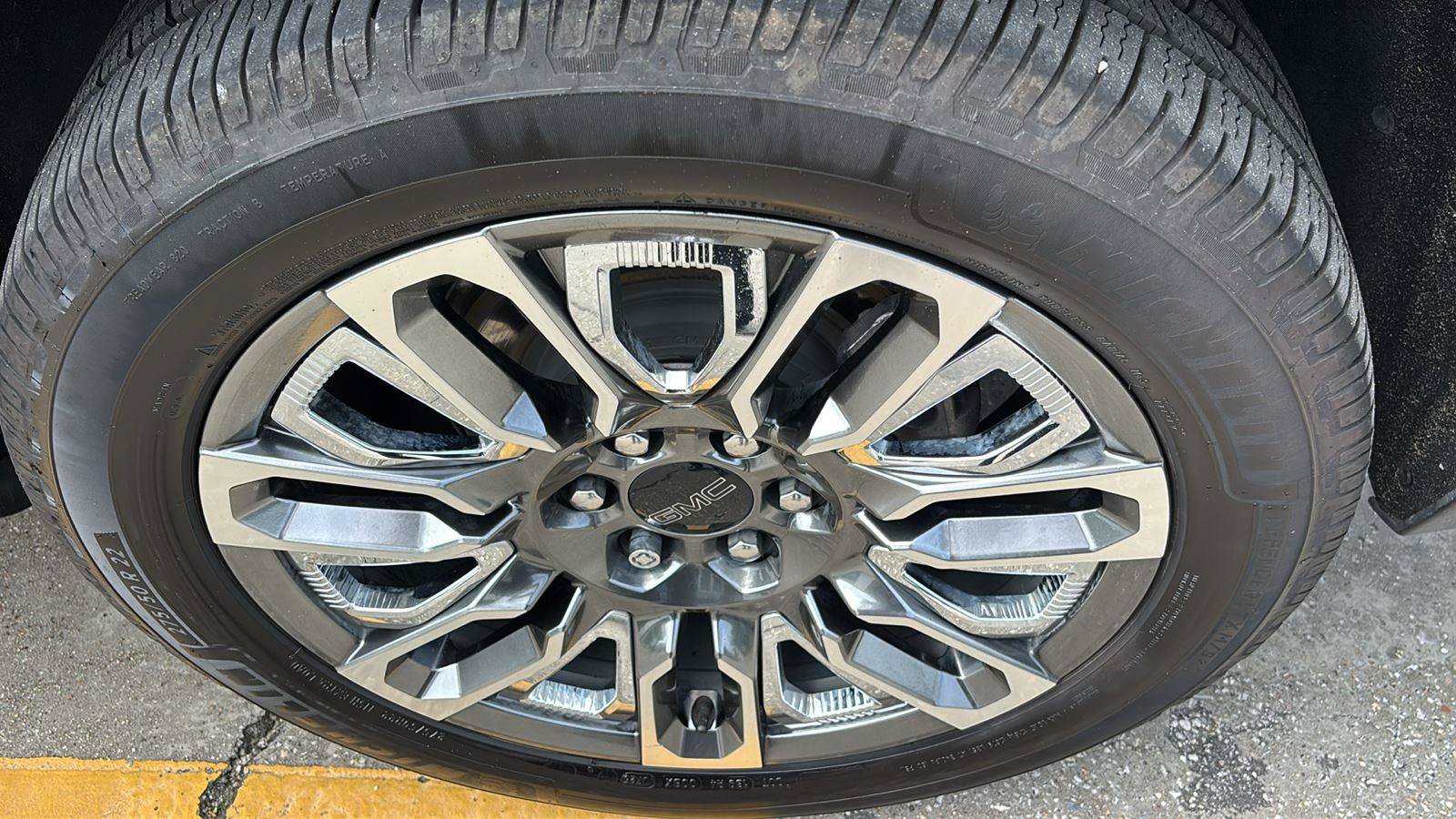 Certified 2023 GMC Yukon XL Denali Ultimate w/ LPO, Floor Liner Package AWD/4WD image 12