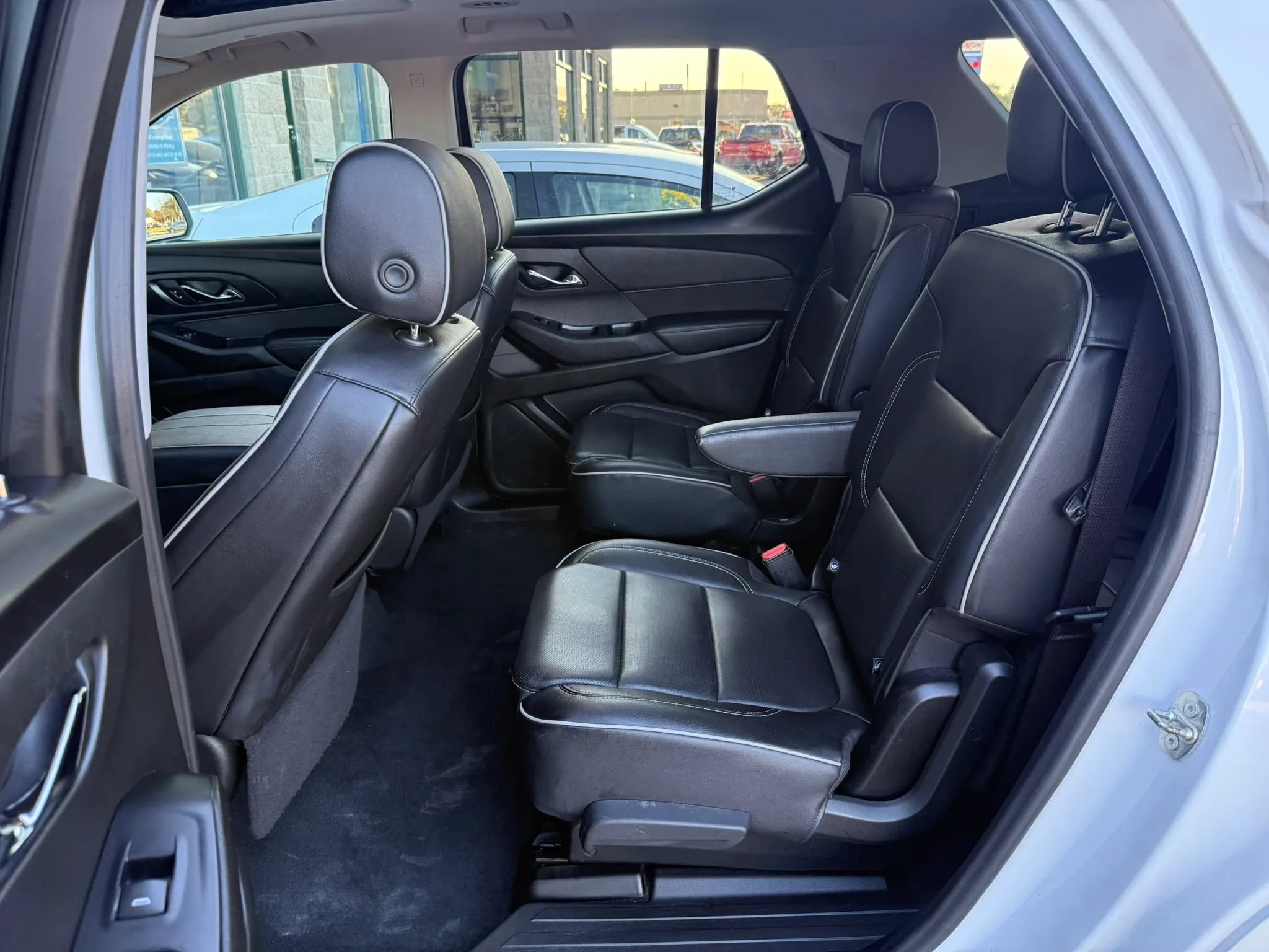 Used 2021 Chevrolet Traverse High Country w/ LPO, Cargo Package AWD/4WD image 34