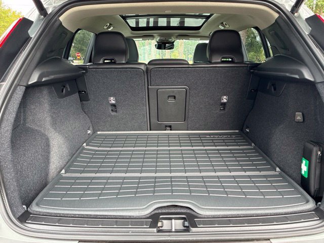 New 2026 Volvo XC40 B5 Plus w/ Protection Package Premier AWD/4WD image 18