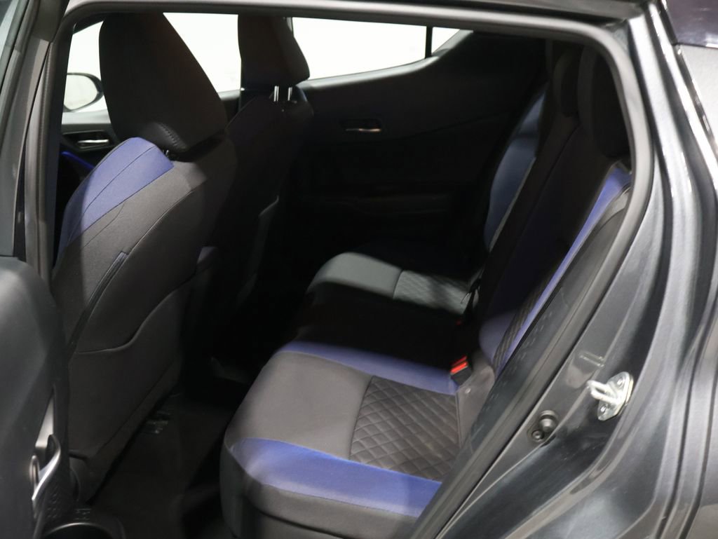 Used 2022 Toyota C-HR XLE image 18