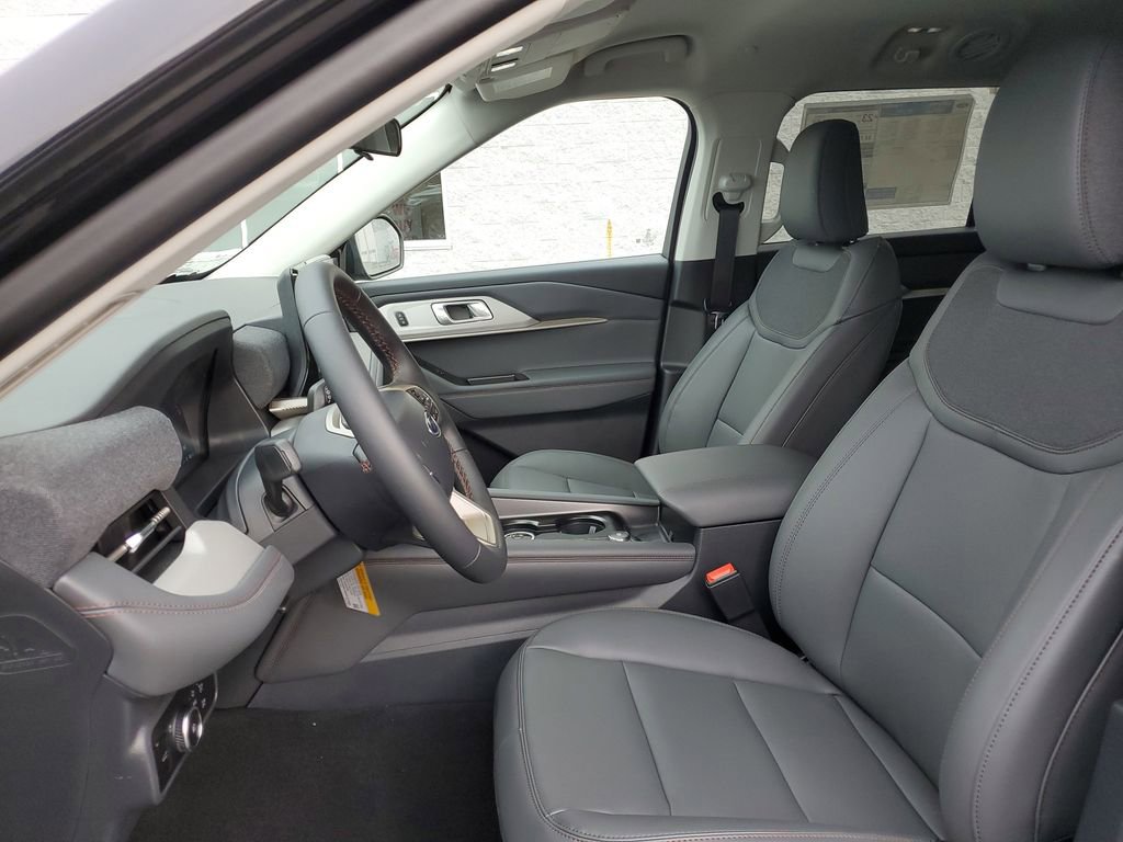 New 2026 Ford Explorer Active w/ Active Comfort Package image 8