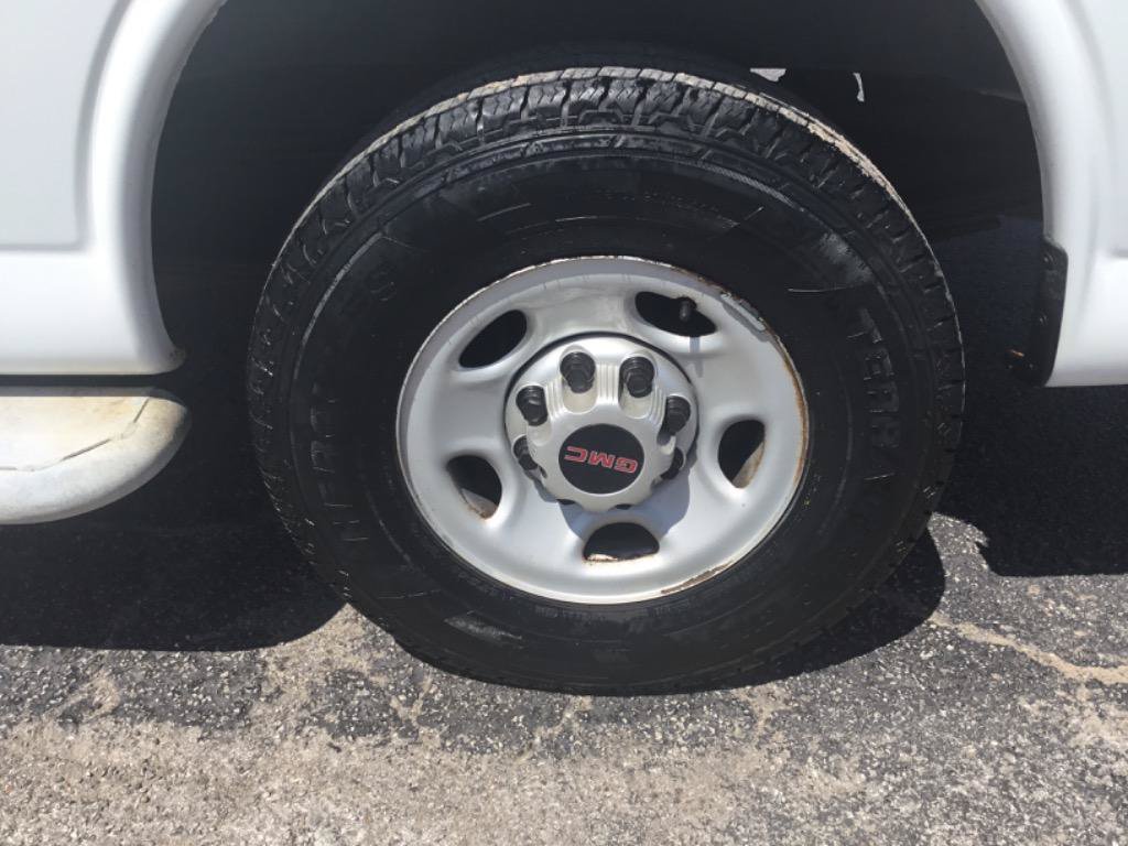 Used 2014 GMC Savana 2500 RWD image 17