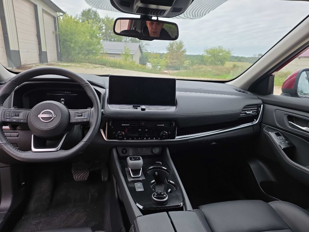 Used 2024 Nissan Rogue SL w/ SL Premium Package AWD/4WD image 13