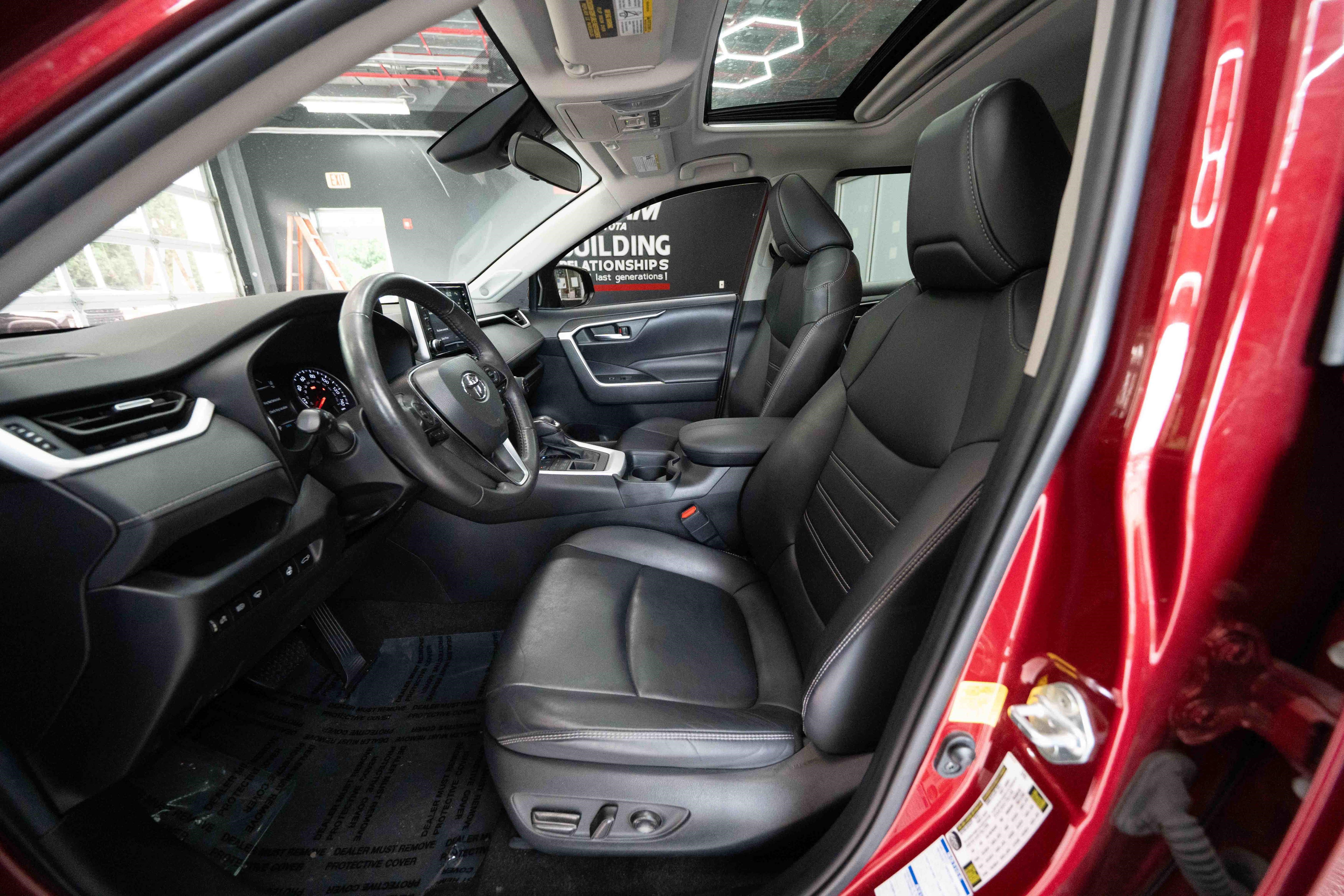 Certified 2020 Toyota RAV4 XLE Premium AWD/4WD image 10