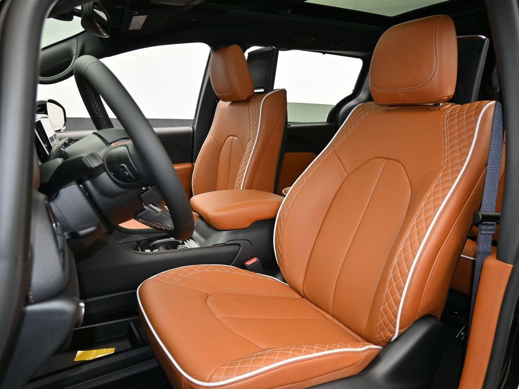 New 2026 Chrysler Pacifica Pinnacle image 10