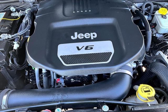 Used 2015 Jeep Wrangler Unlimited Sahara w/ Max Tow Package image 27