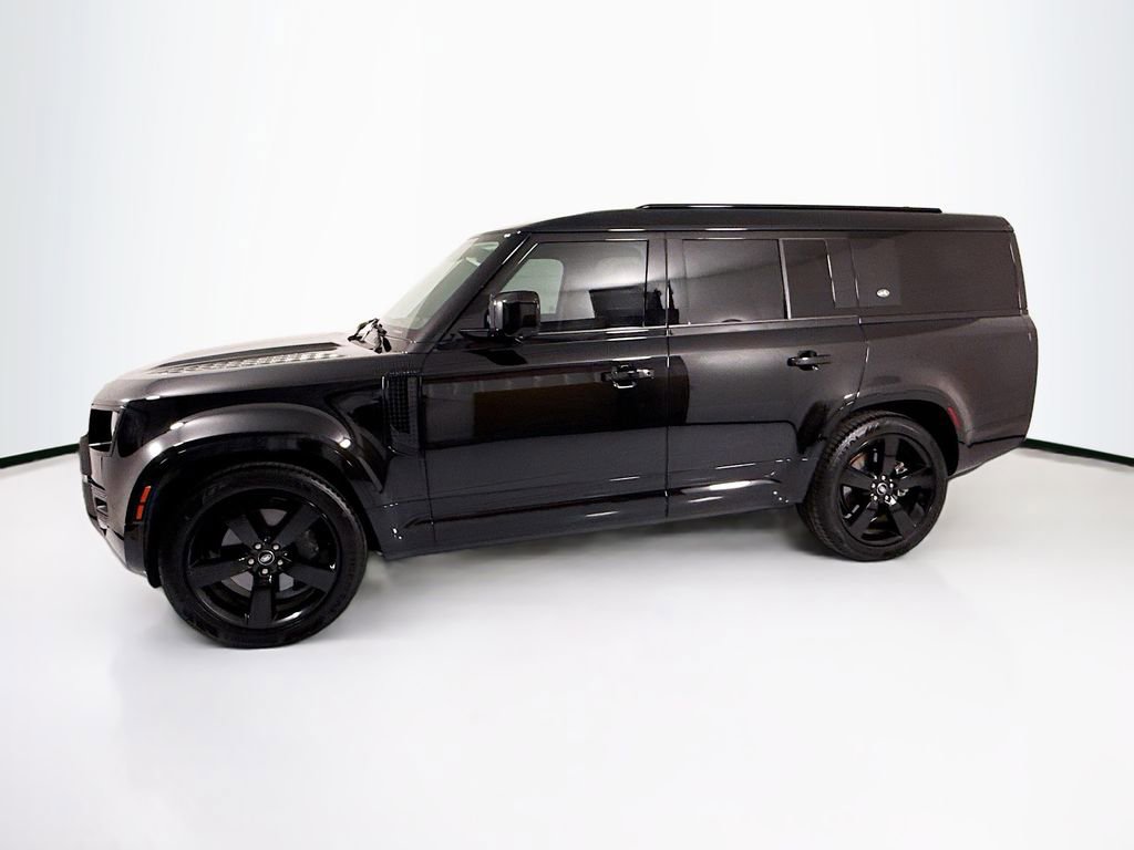 Used 2023 Land Rover Defender 130 X-Dynamic SE image 8
