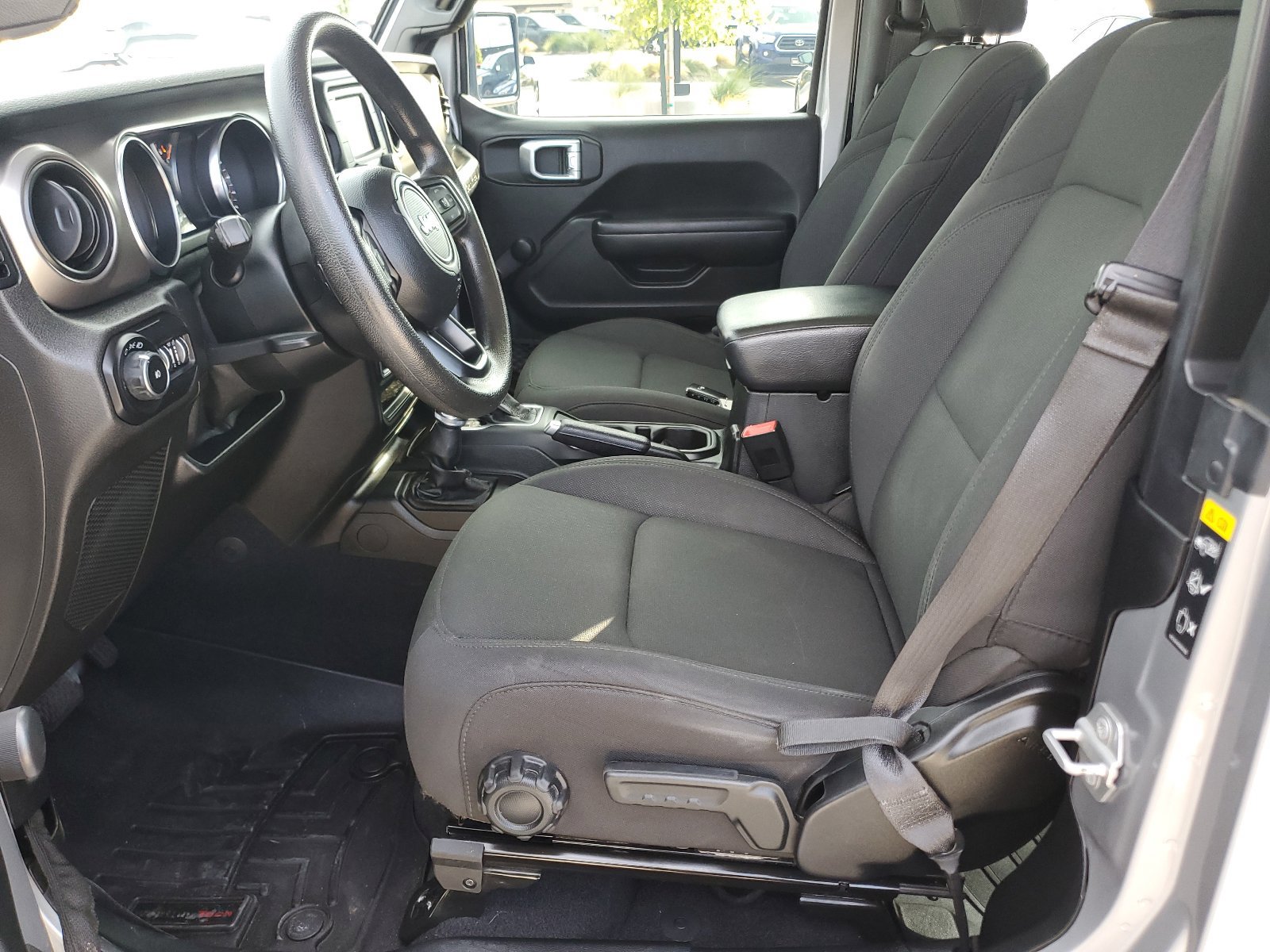 Used 2020 Jeep Wrangler Sport AWD/4WD image 18
