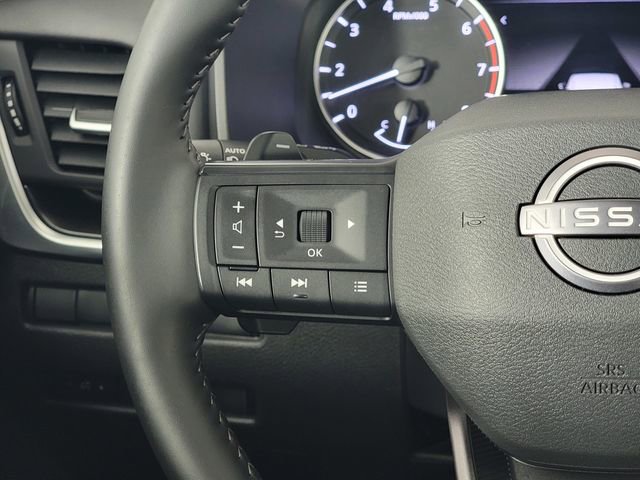 Used 2026 Nissan Rogue SV FWD image 27