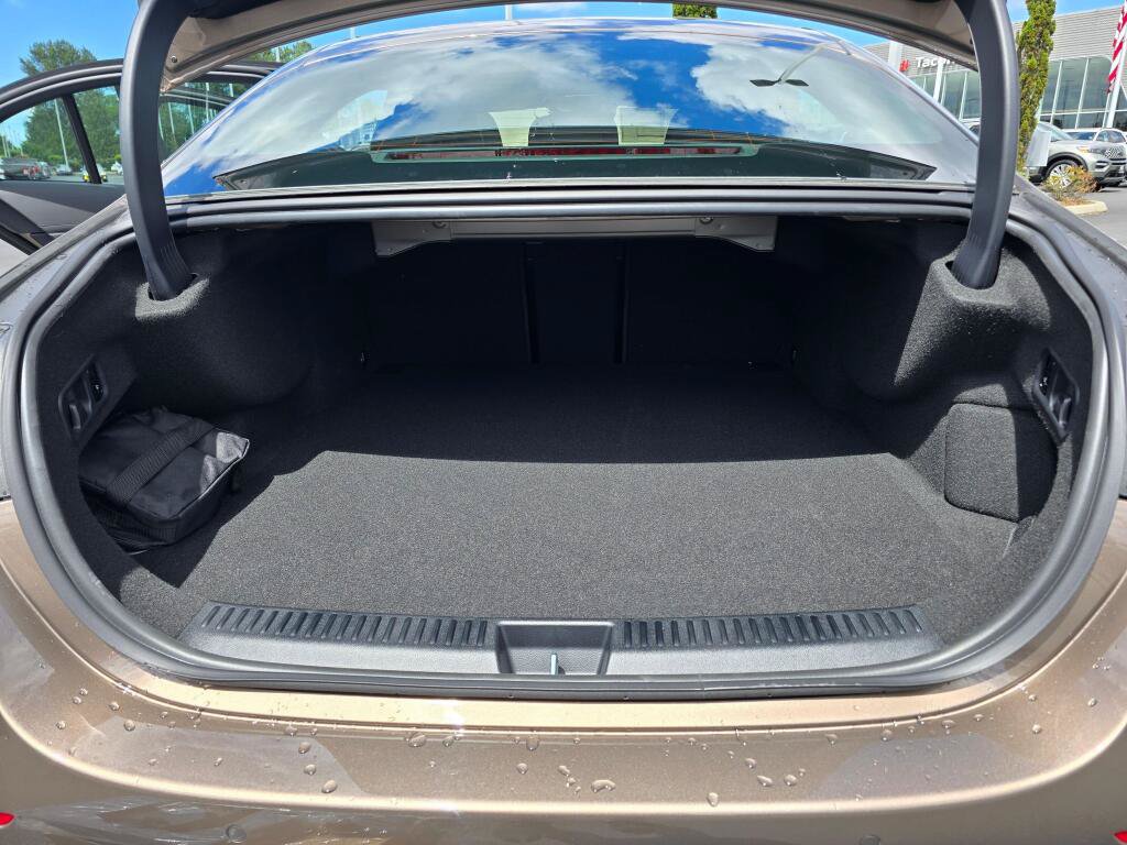 New 2026 Mercedes-Benz E 53 AMG e 4MATIC Sedan image 11