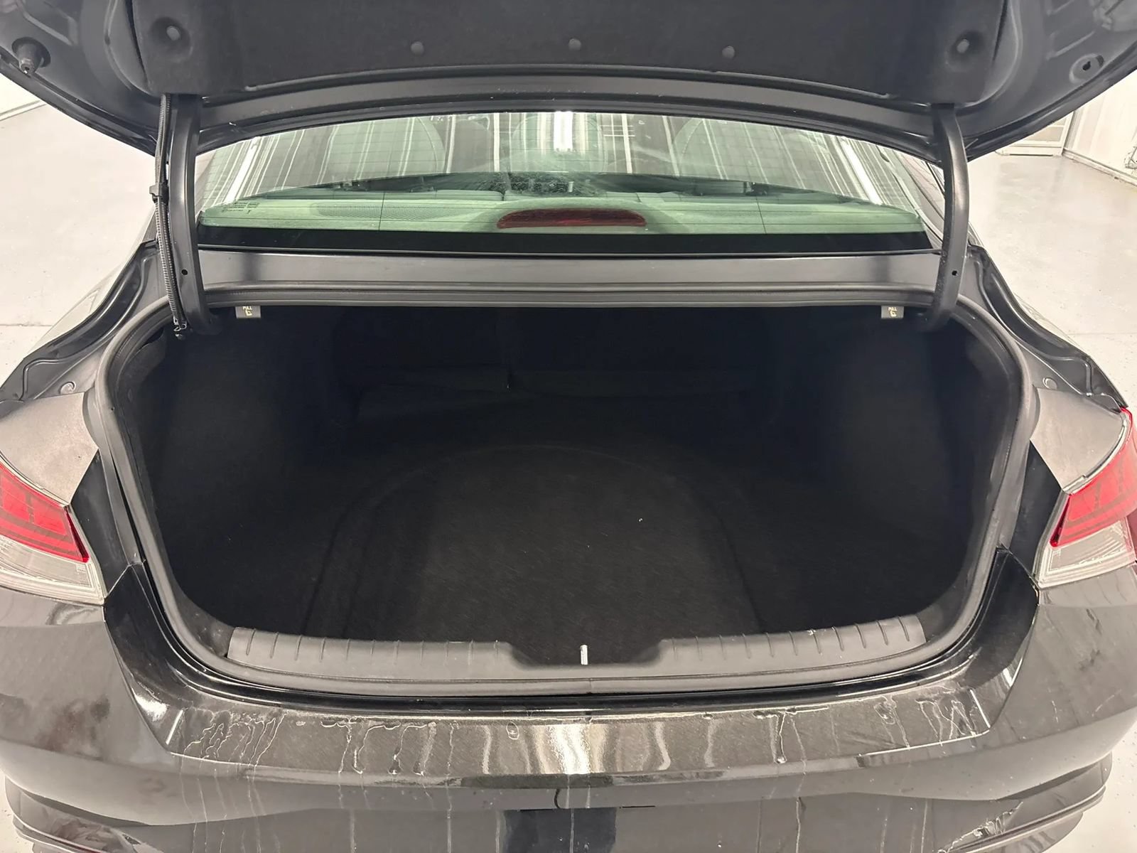 Used 2022 Hyundai Elantra SEL FWD image 47