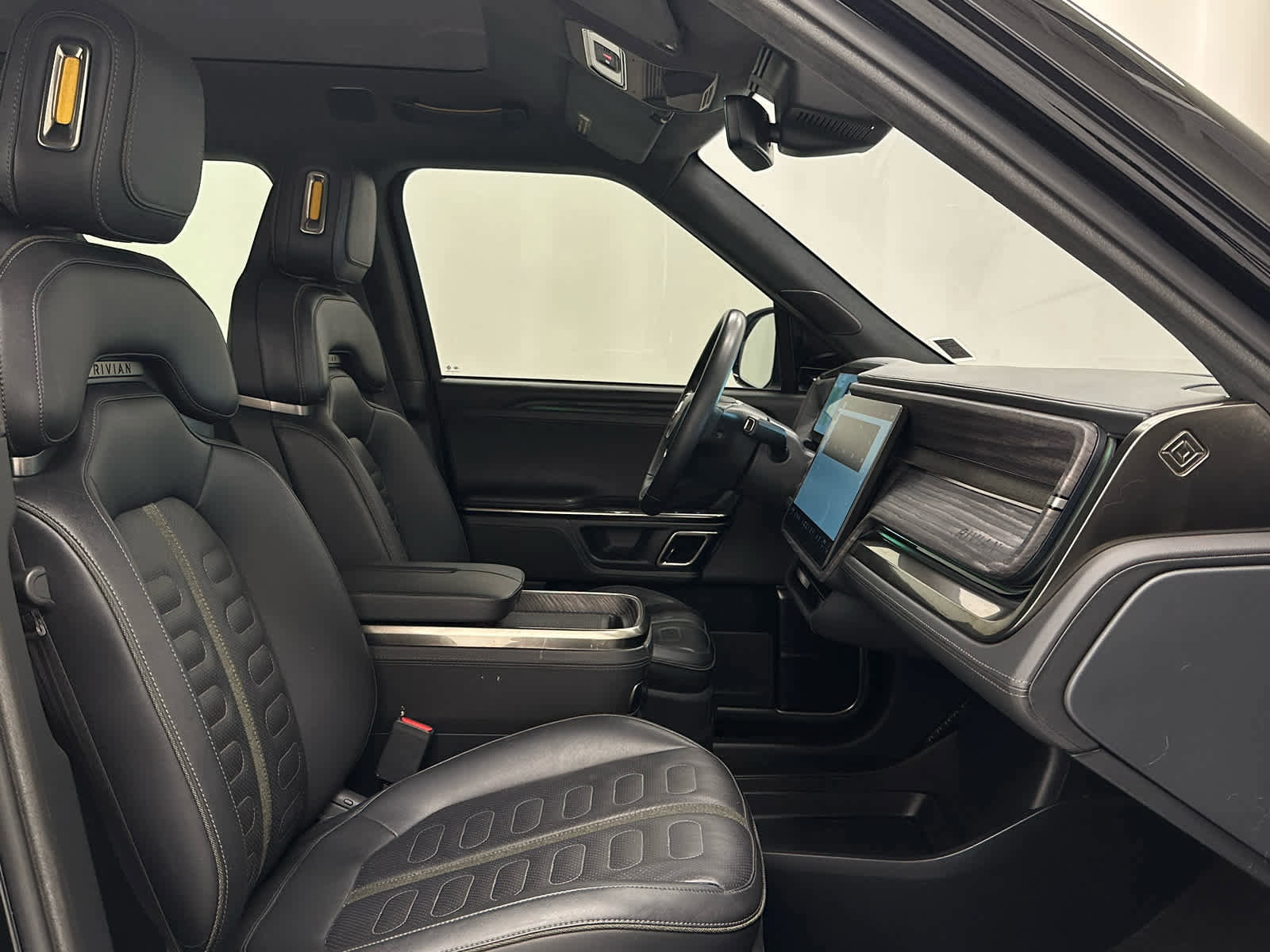 Used 2022 Rivian R1T Adventure image 18