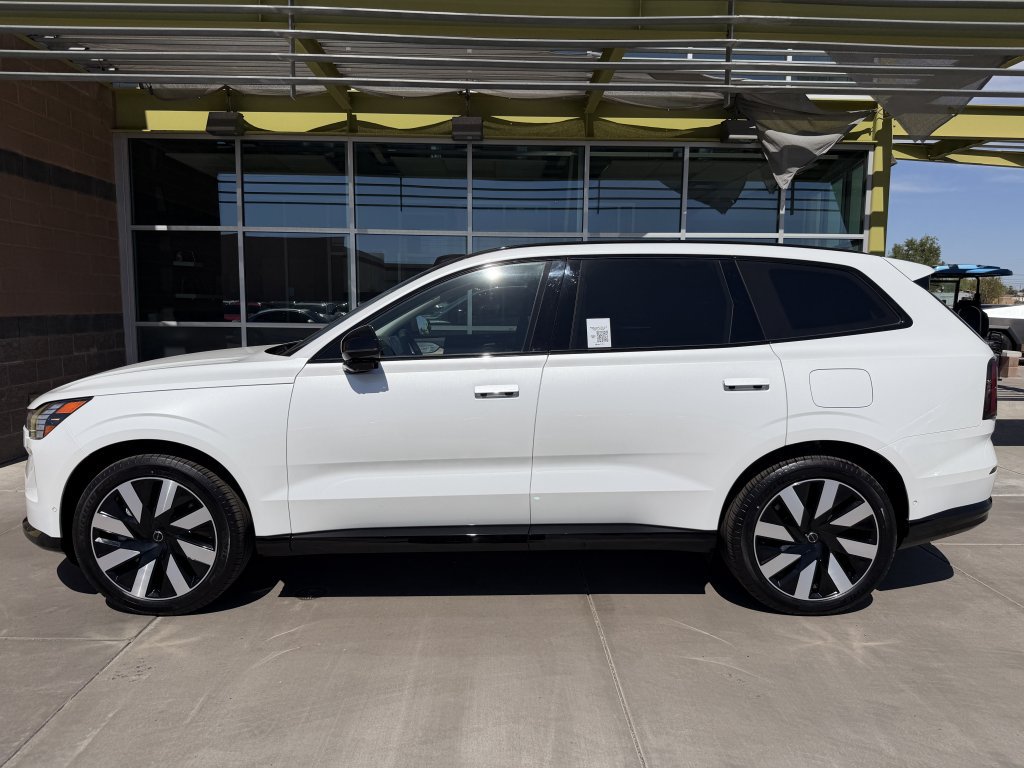 Used 2025 Volvo EX90 Ultra AWD/4WD image 7