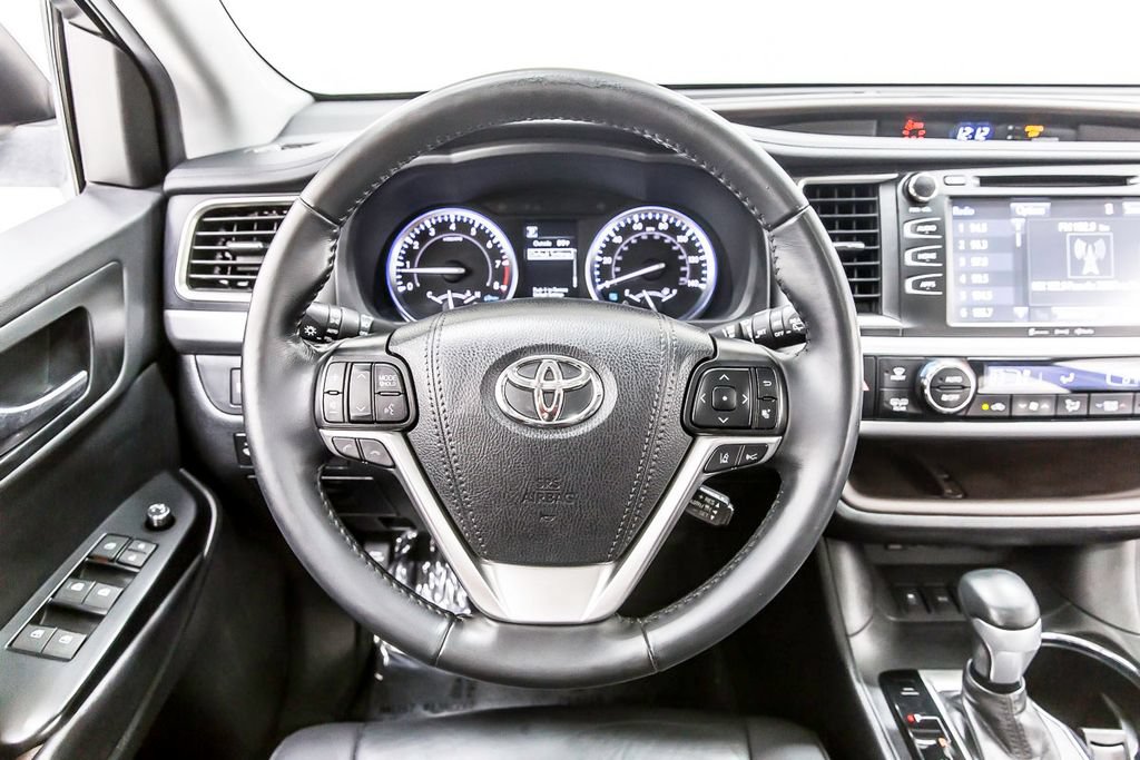 Used 2019 Toyota Highlander XLE AWD/4WD image 20