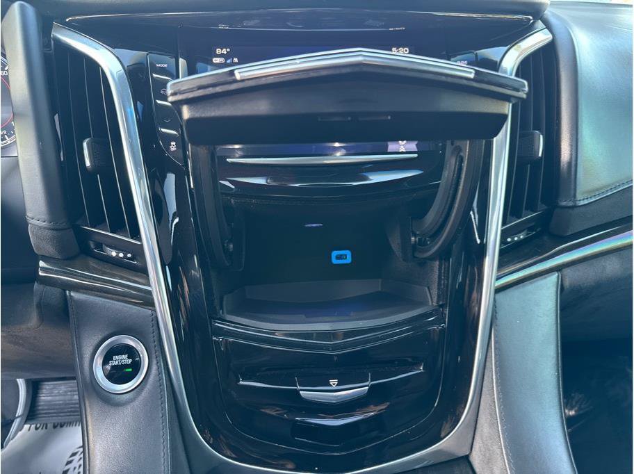 Used 2017 Cadillac Escalade Platinum AWD/4WD image 40