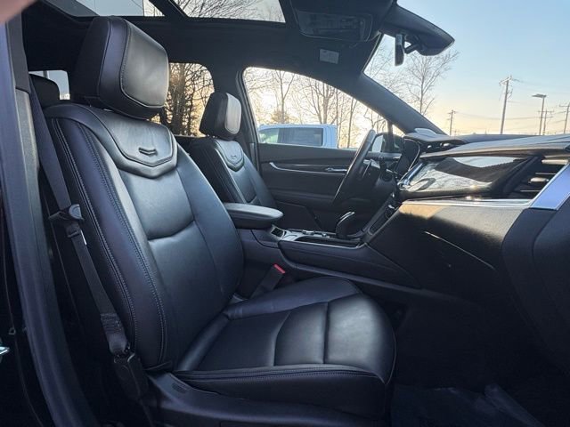 Used 2025 Cadillac XT6 Sport image 29