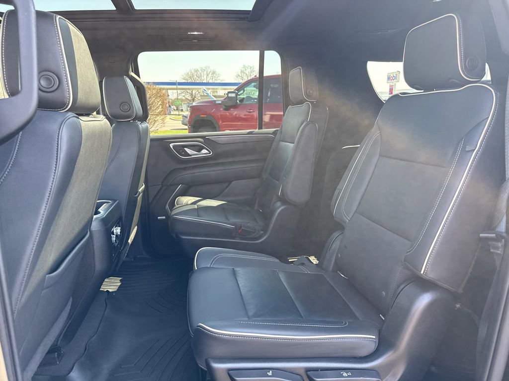 Used 2022 GMC Yukon XL SLT w/ SLT Premium Package image 35