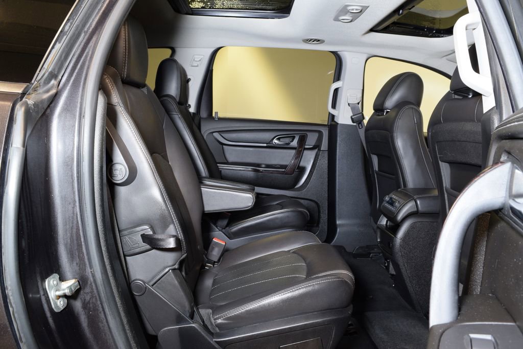Used 2017 Chevrolet Traverse Premier FWD image 32