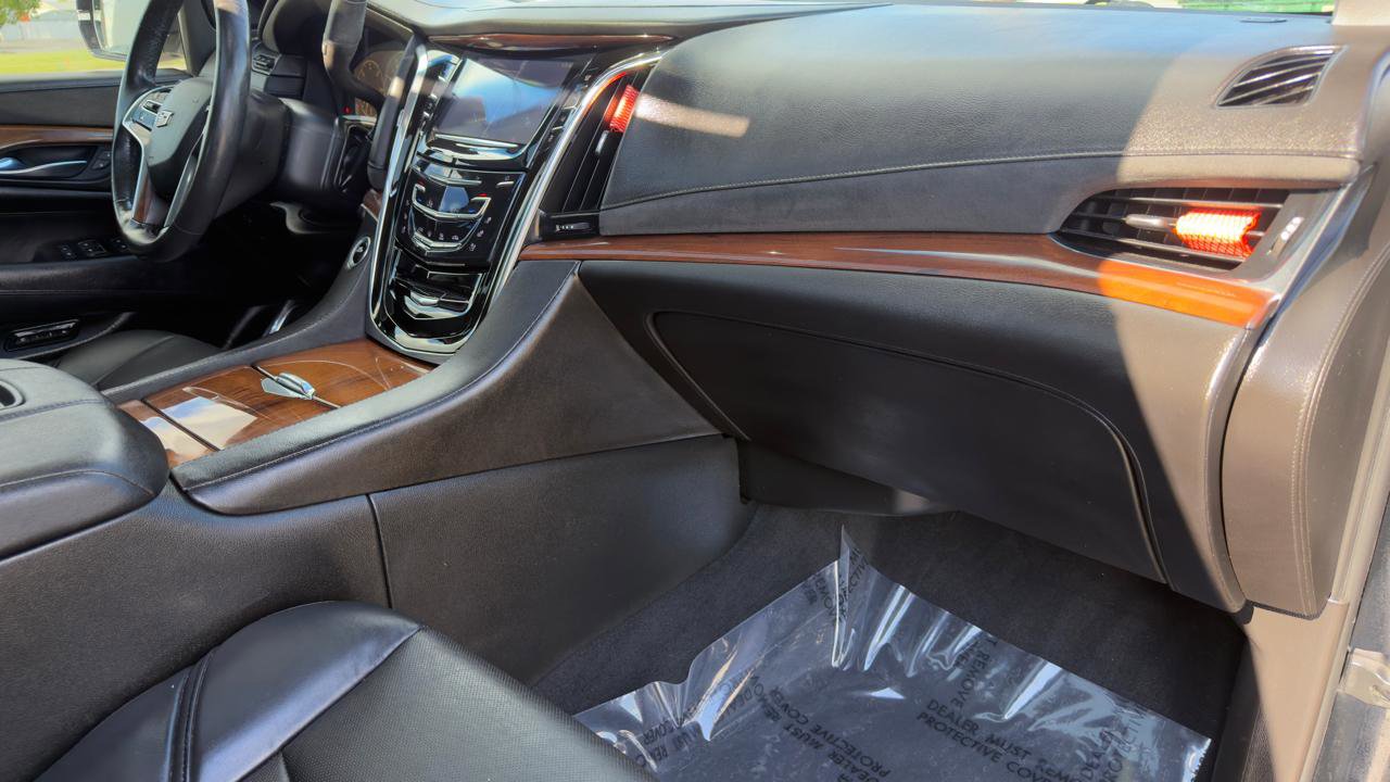 Used 2015 Cadillac Escalade Premium AWD/4WD image 58