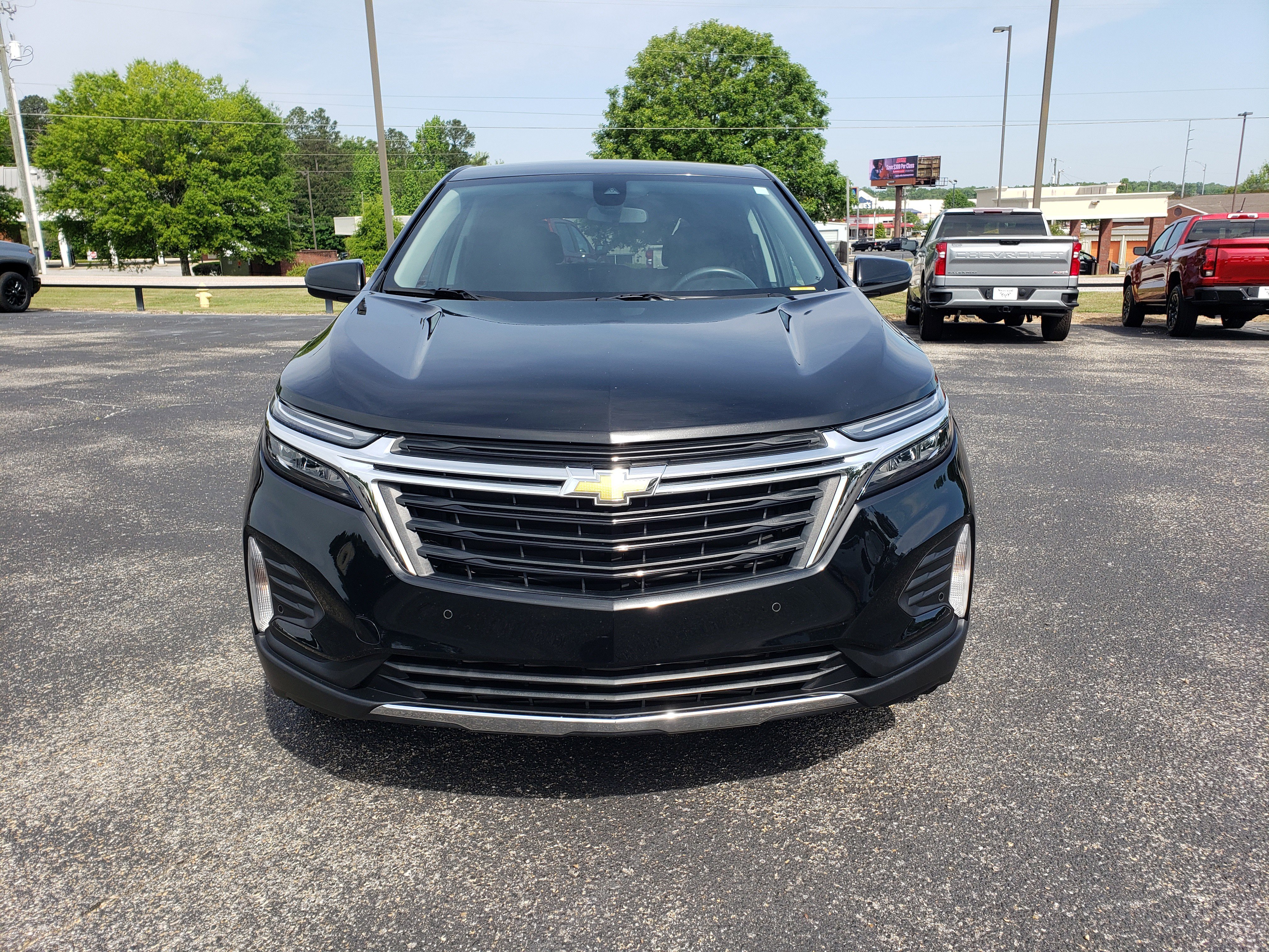 Used 2022 Chevrolet Equinox LT w/ Driver Convenience Package FWD image 7