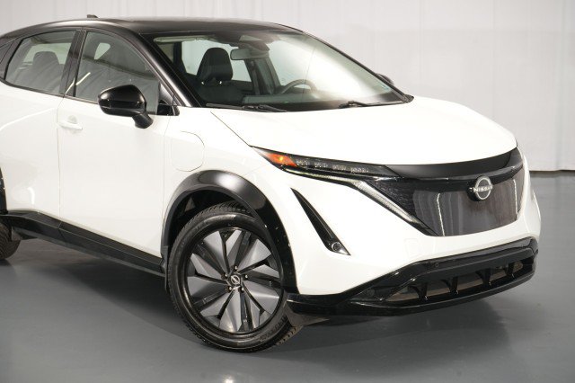 Used 2023 Nissan Ariya AWD image 8