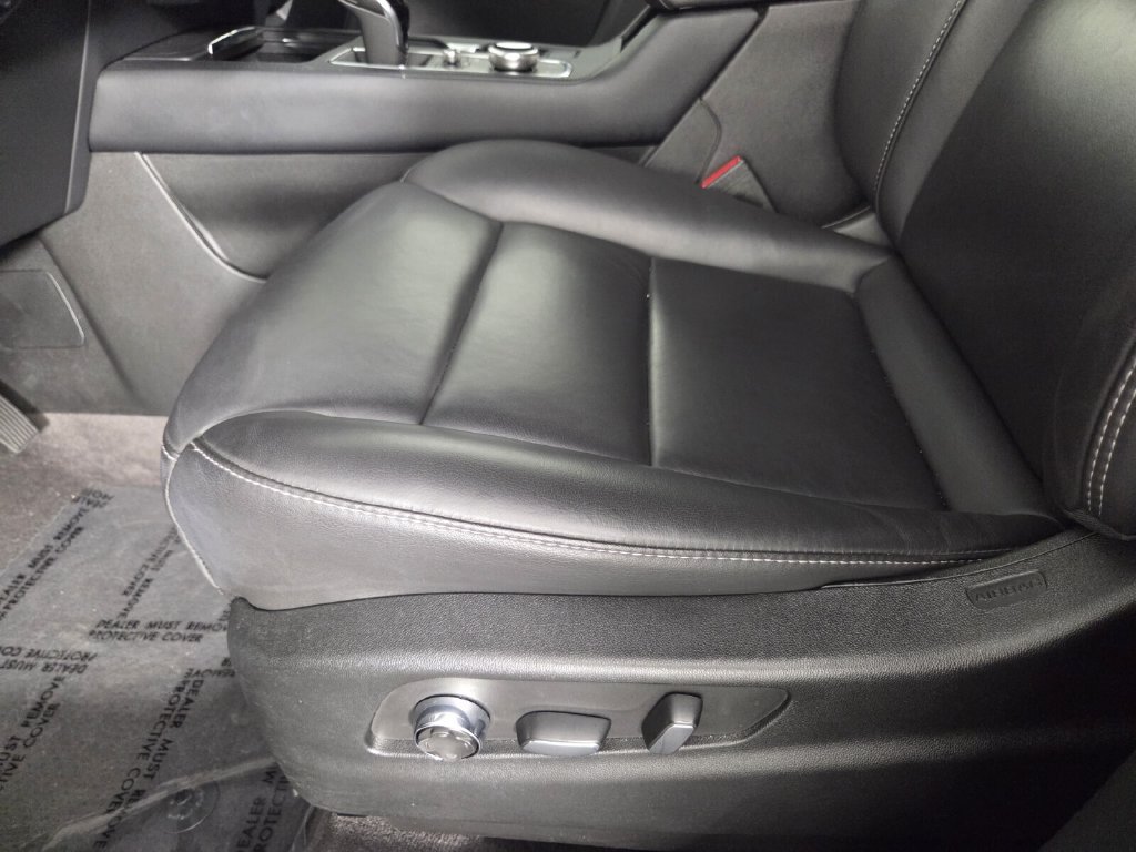 Used 2025 Cadillac XT4 Premium Luxury FWD image 10