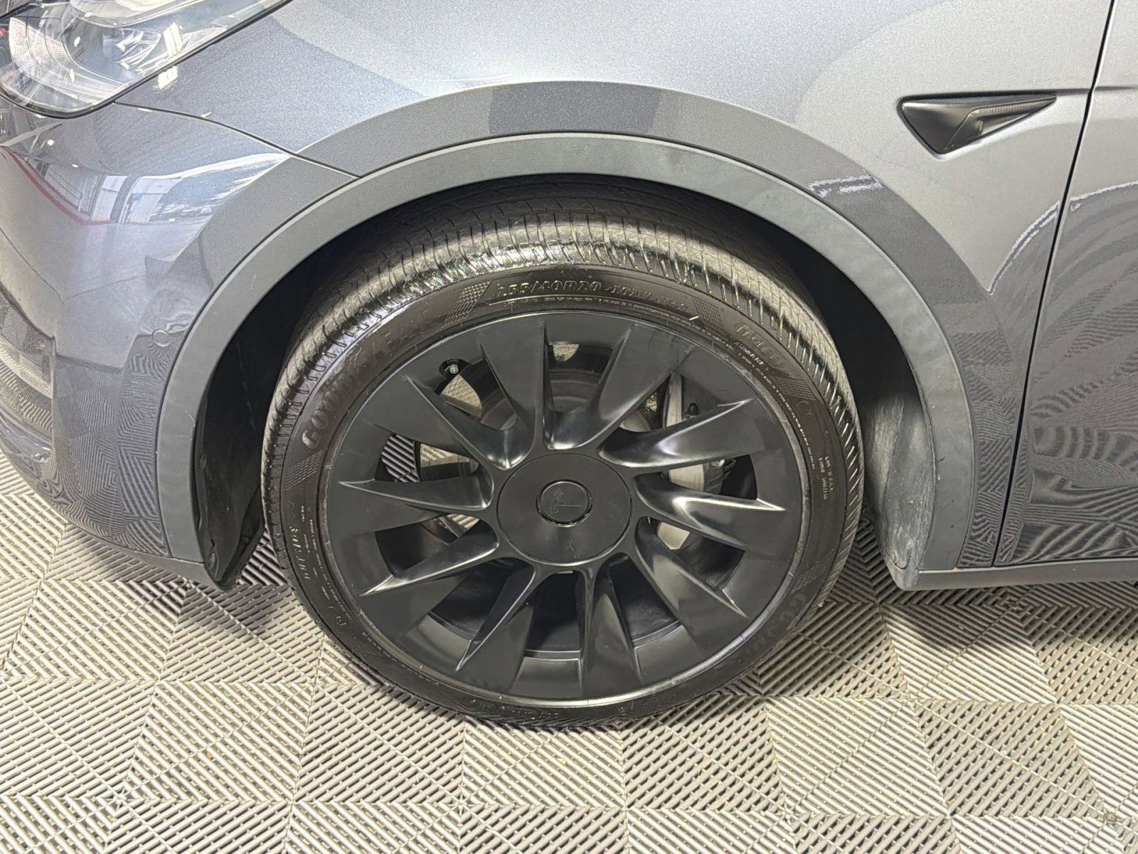 Used 2021 Tesla Model Y Long Range image 12